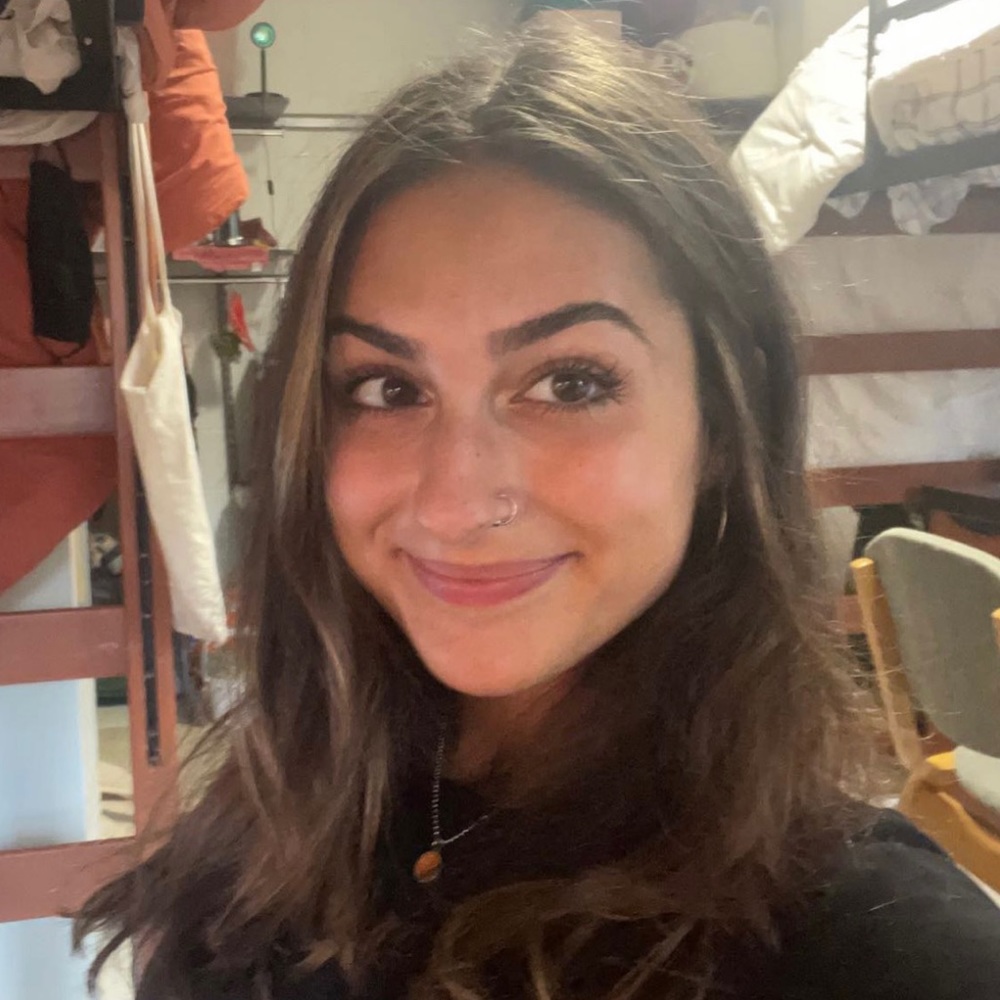 Meet your Posher, Maya